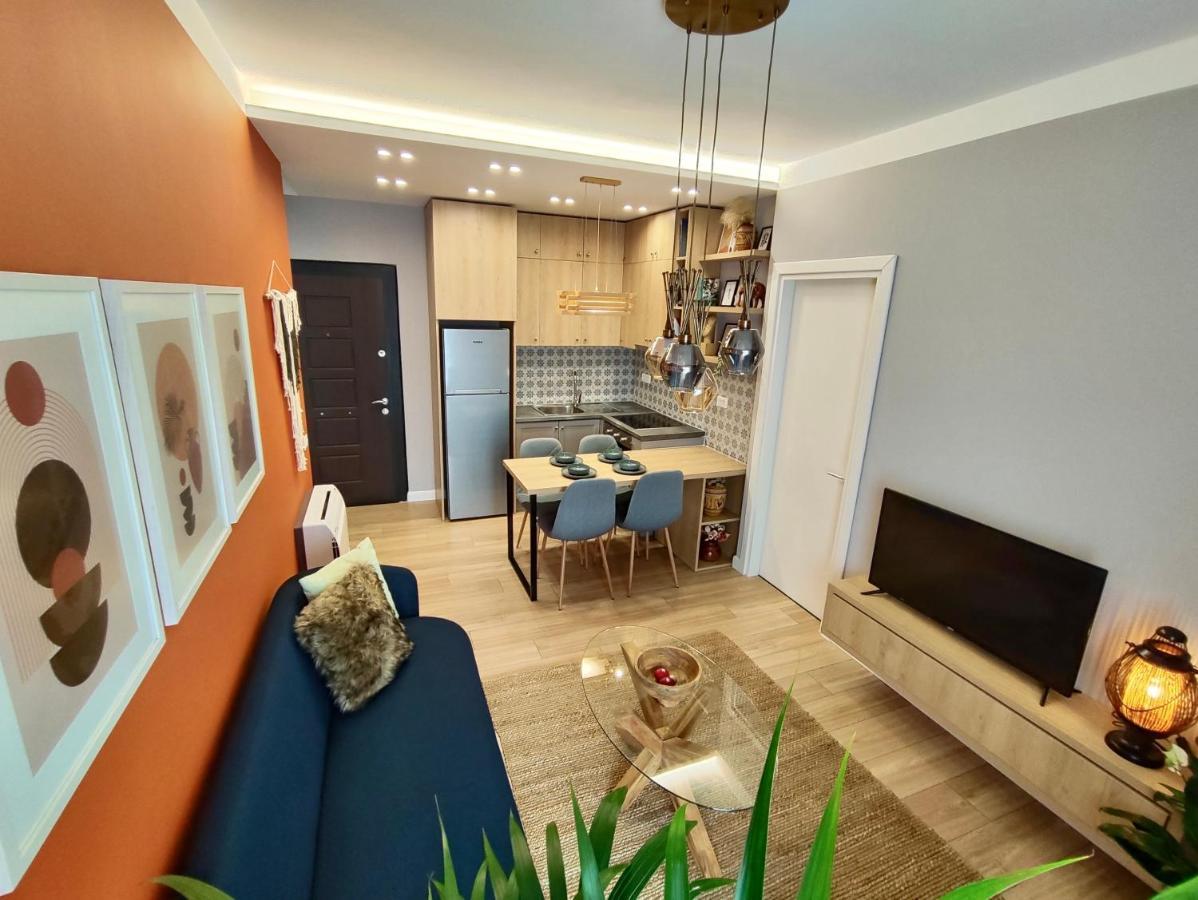 Modern Style 2Br-Apt - 10Min To Skanderbeg Square Apartment Tirana Exterior photo
