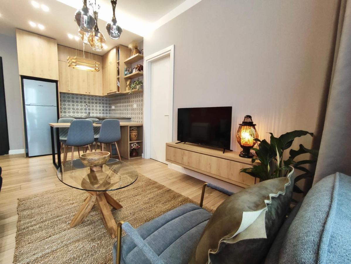 Modern Style 2Br-Apt - 10Min To Skanderbeg Square Apartment Tirana Exterior photo